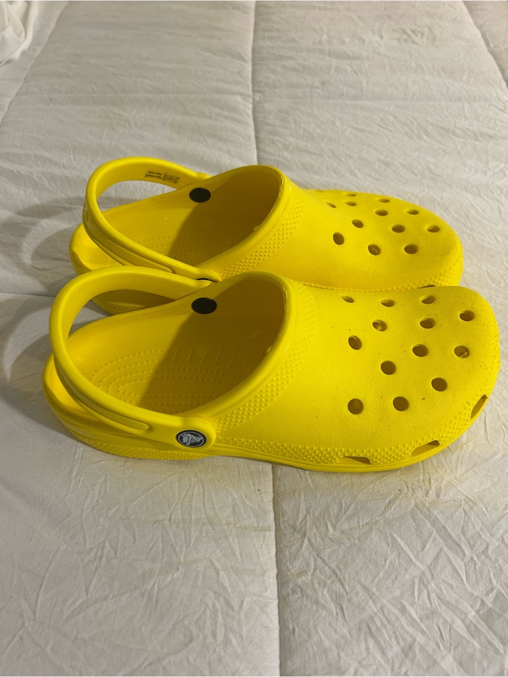 CROCS Classic Clog in Bright Yellow